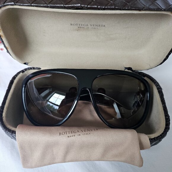 Bottega Veneta Accessories - Bottega Veneta VGUC Sunglasses